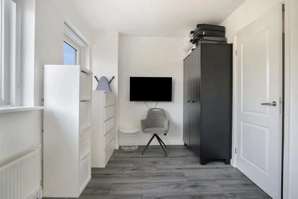 Magamistoad - Two Maisonnettes with Separate Entrances in Rotterdam