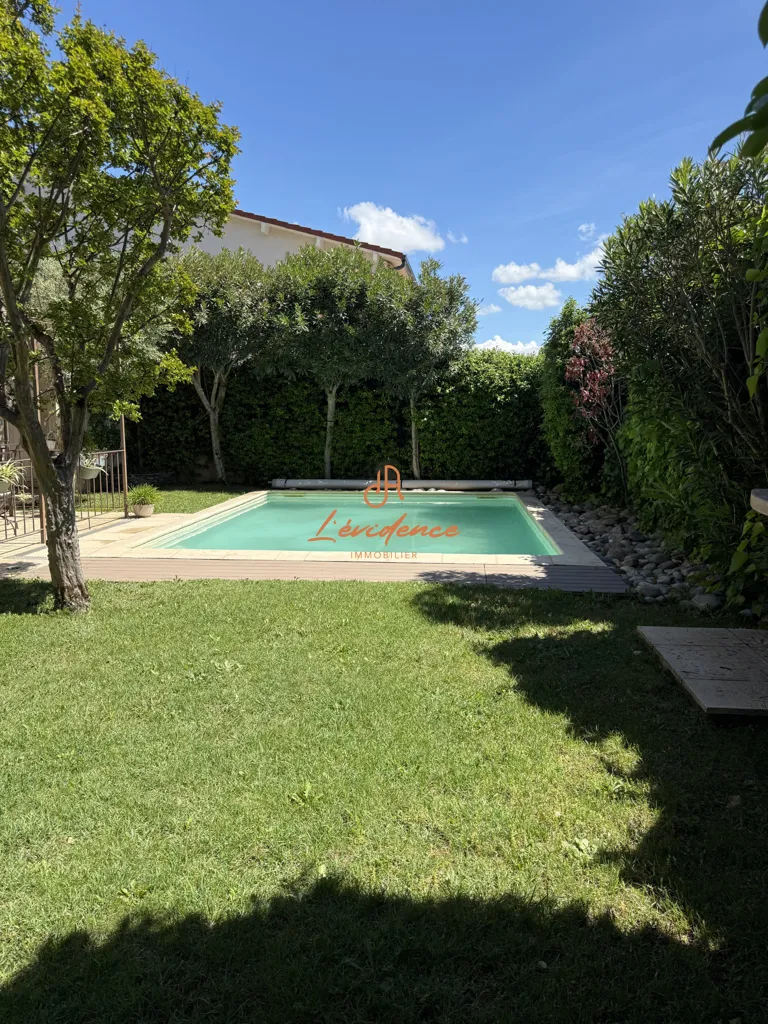 Bassein - City House with Pool in Montélimar