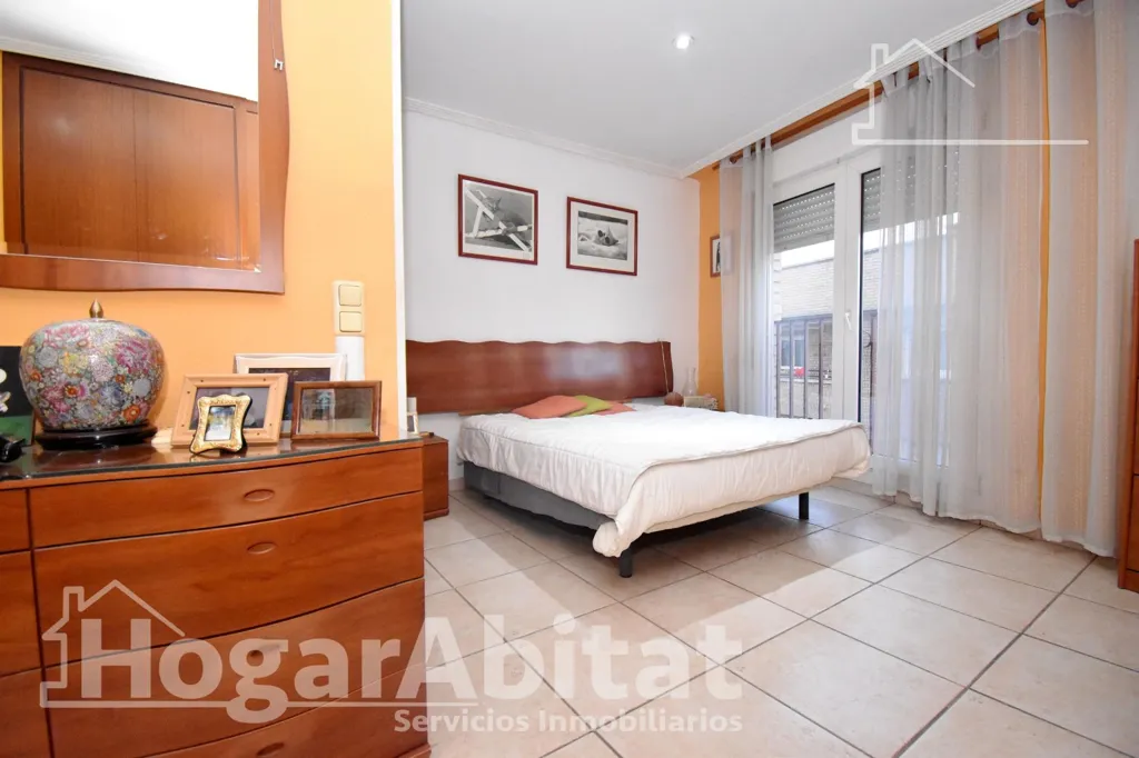 Chambres - Spacious Corner Flat with Garden View in Castellón