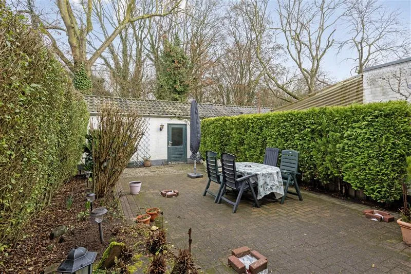 Aed - 1950s Semi-Detached House with Garden in Burghplan, Eindhoven