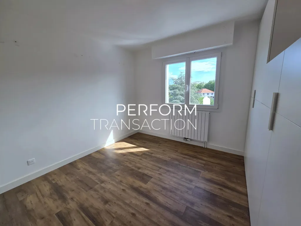 Toad - Duplex Apartment with Balcony in Échirolles