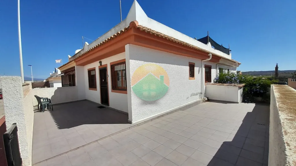 Välivaade - Corner Plot Villa with Solarium in Camposol