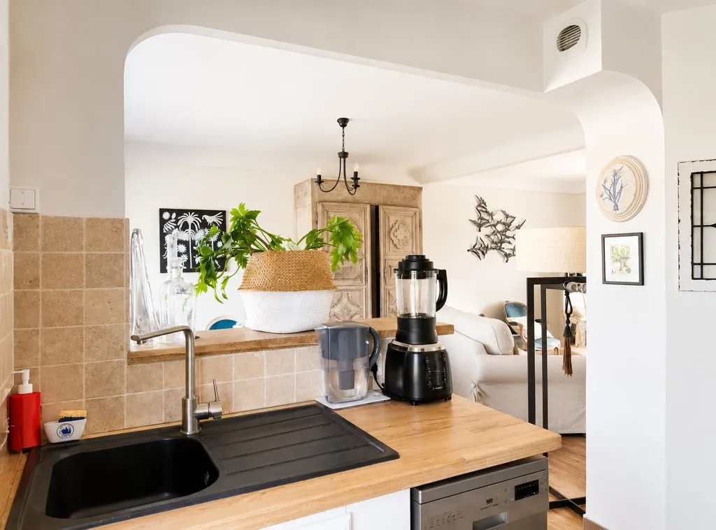 Cuisine - Maison avec Jardin et Terrasse près de la Dordogne