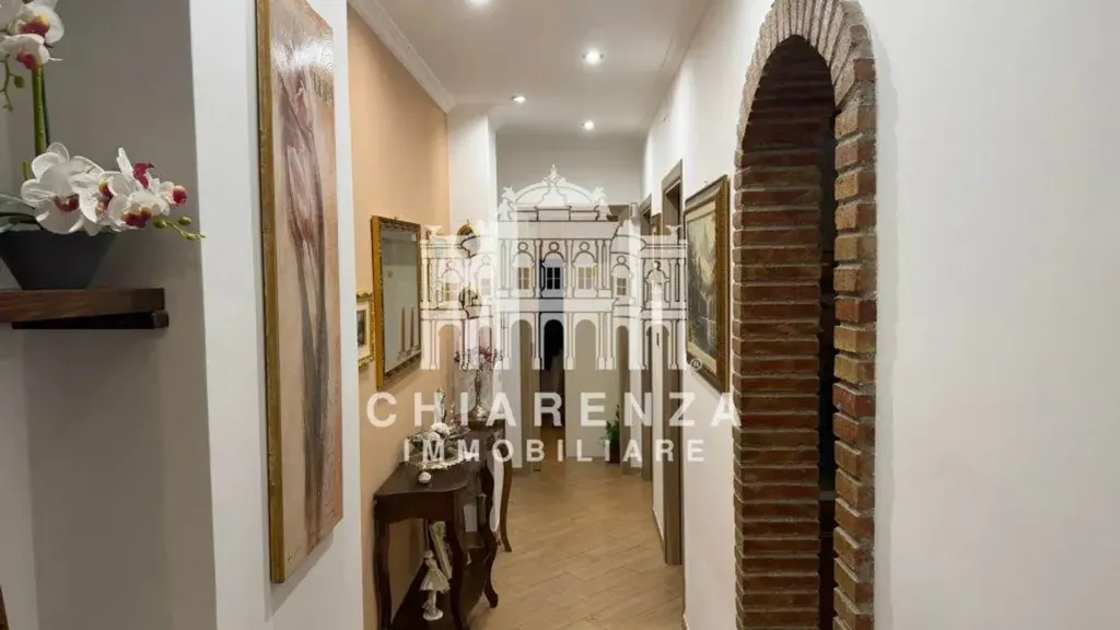 Entrée - Rustic-Style Apartment with Balconies in Catania
