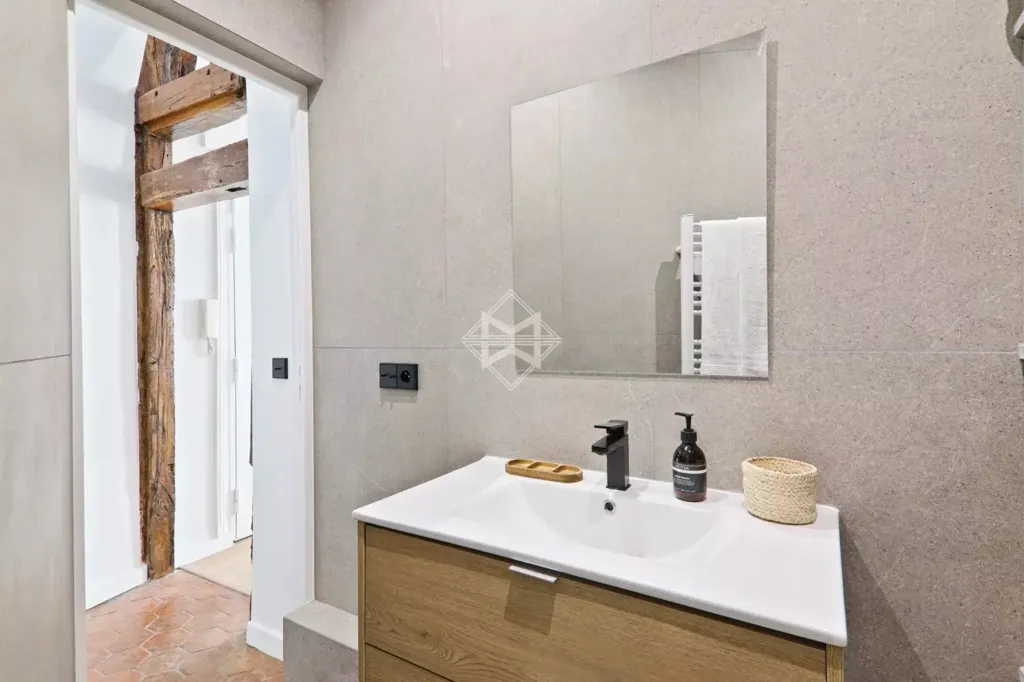Vannitoad - Bright 2-Bedroom Apartment in Paris 6ème