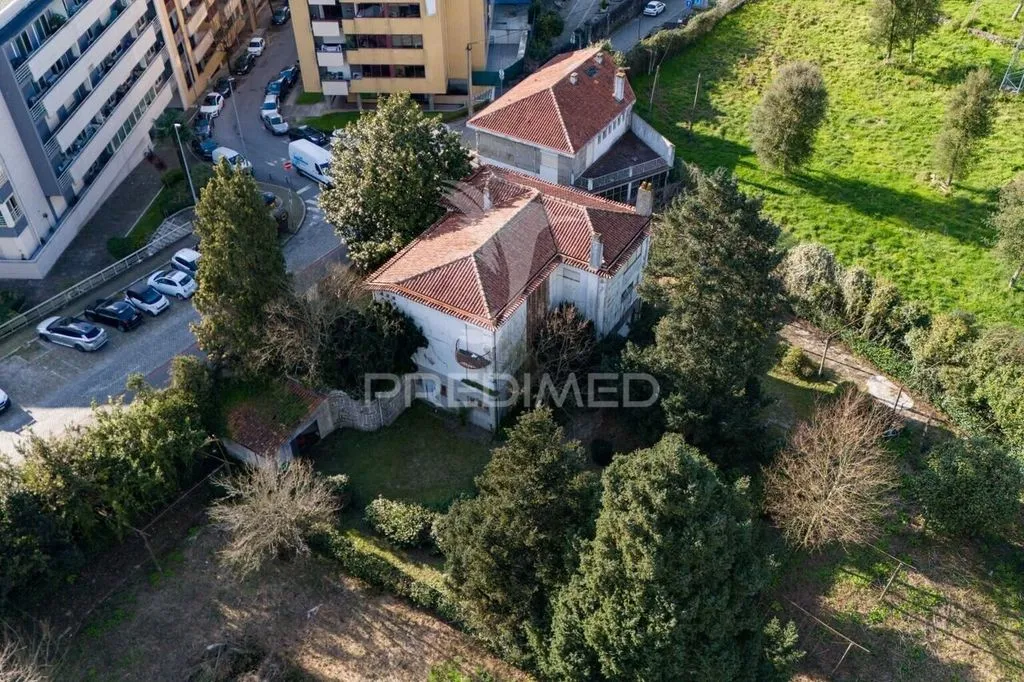 Õhuvaade - Development Land with Shops in Guimarães