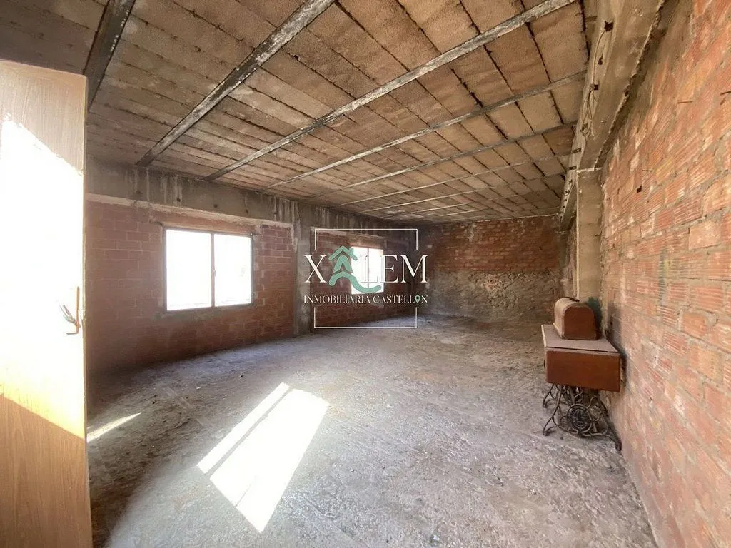 Toad - Significant House with Terrace in Vila-real