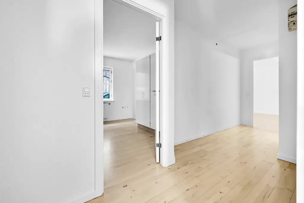 Hallway - 2-Bed Apartment with Terrace in Odense C