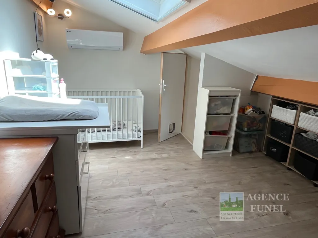 Chambres - Maison jumelée avec piscine à St Vallier de Thiey