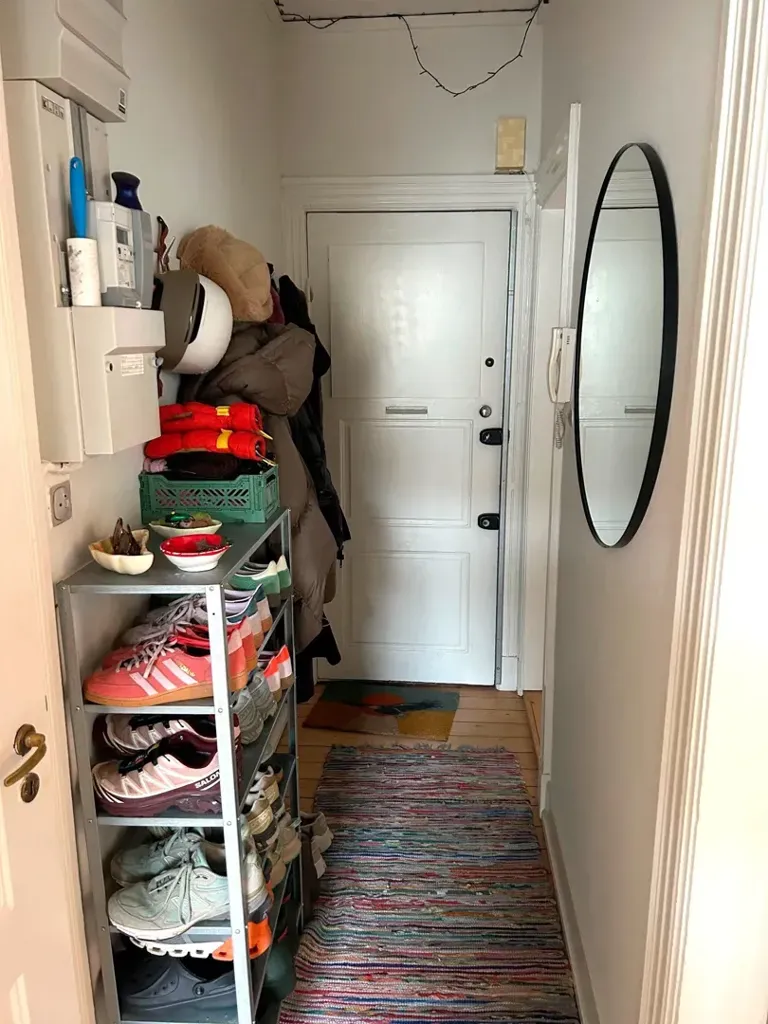 Hallway - 2-Bedroom Apartment with High Ceilings in Aalborg