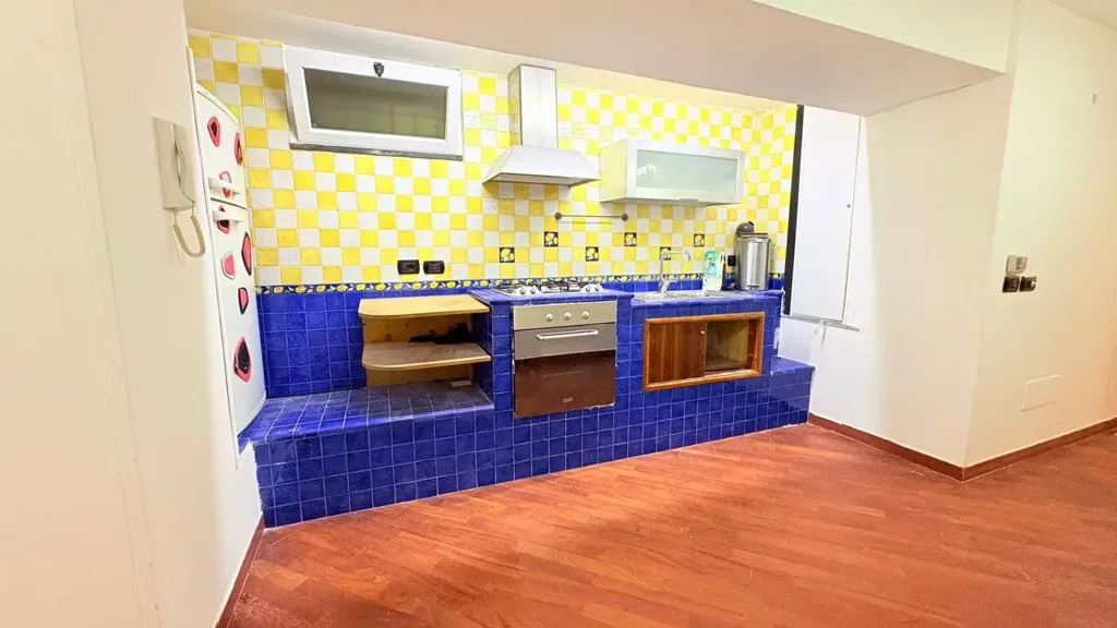 Köök - Central 2-Bedroom Apartment in Naples