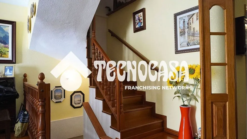 Pièces - Terraced Semi-Detached House in Taco