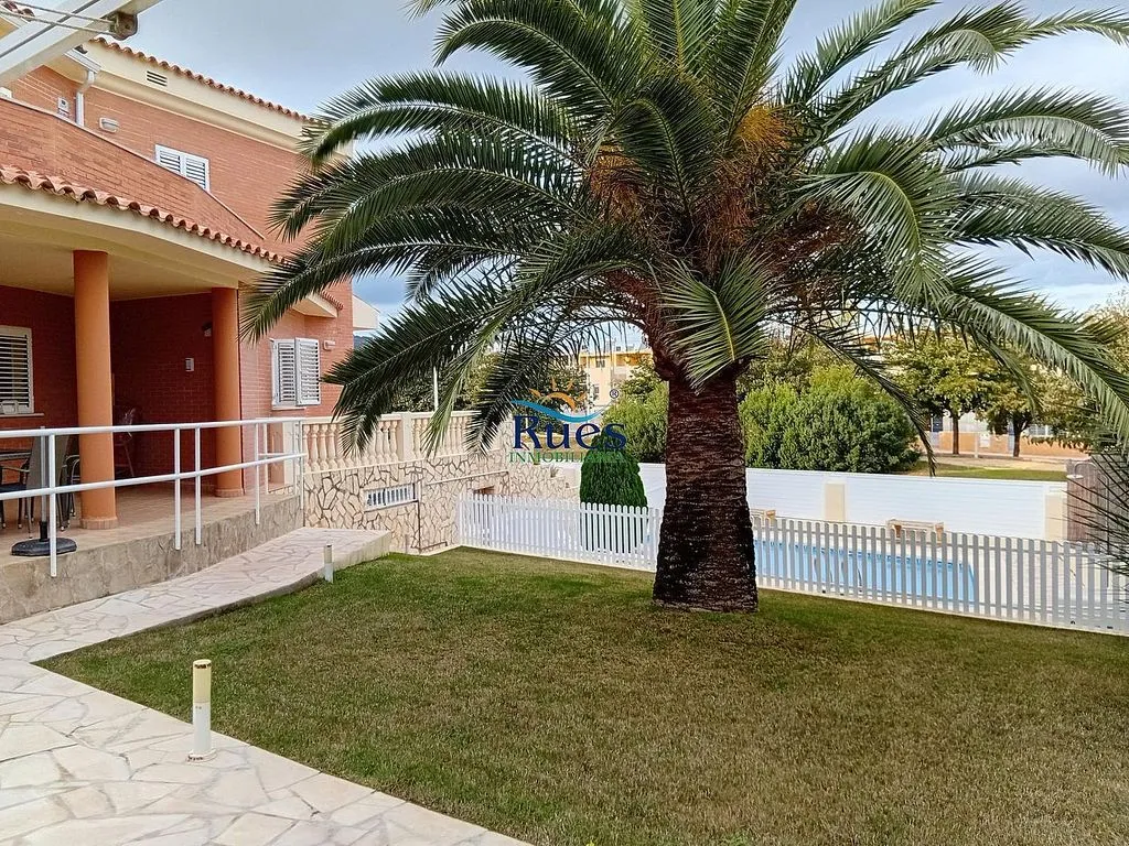 Bassein - Modern Chalet with Pool near Jaume I Beach