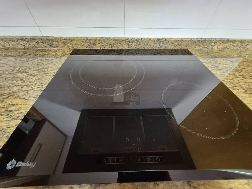 Kitchen - 1-Bed Flat with Garden on Avenida Francia