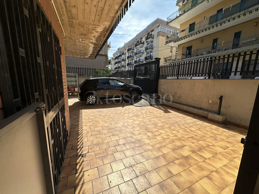 Välivaade - Rental Apartment with Three Entrances in Catania