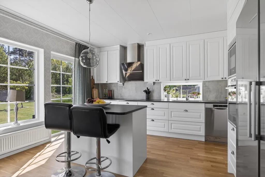 Köök - 5-Bedroom Villa with Double Garage in Saxnäs