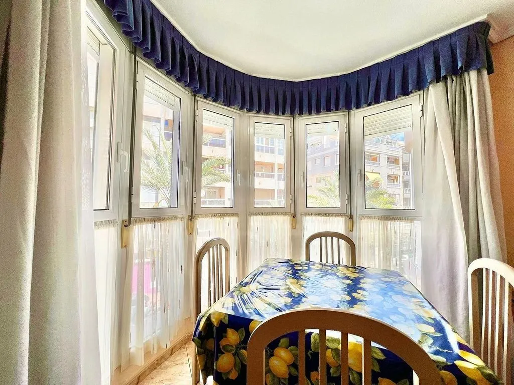 Söögituba - Apartment with Balcony and Garage in Torrevieja