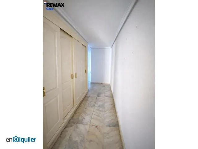 Esik - Spacious Flat with Balcony in Cáceres Old Town