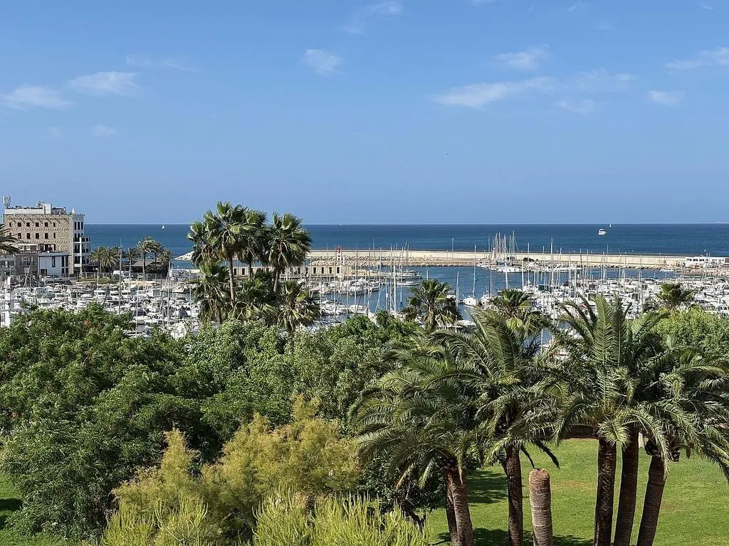 Apartment with Sea View and Pool in Palma