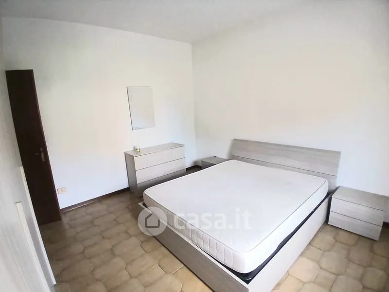 Chambres - Fully Furnished Flat with Parking in Broni