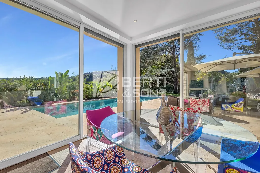 Piscine - Villa en Pierre Rénovée avec Piscine à Mandelieu