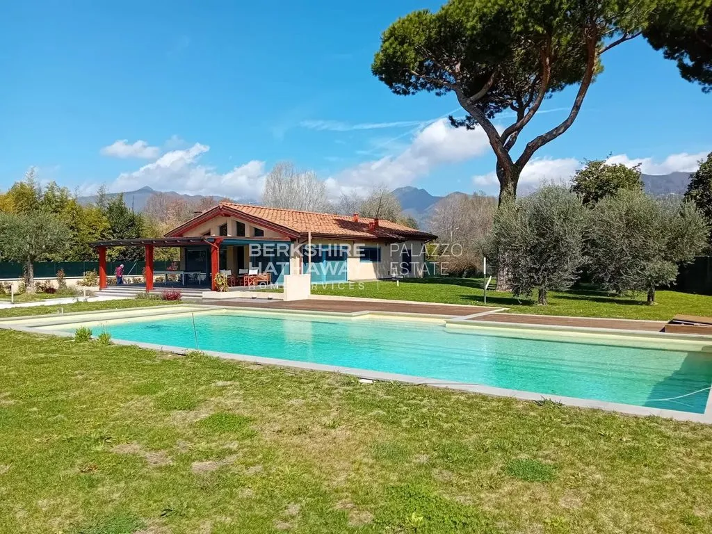 Piscine - Modern Villa with Pool in Pietrasanta