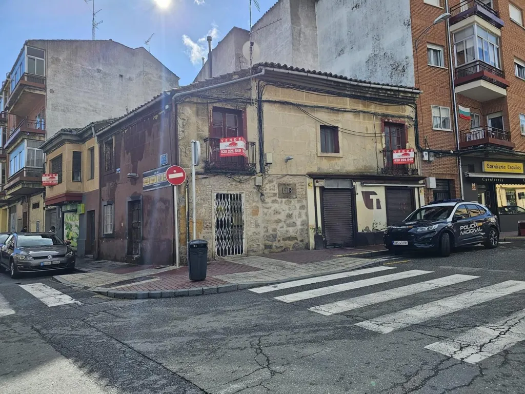 Välivaade - Reformable House with Parking in Ávila