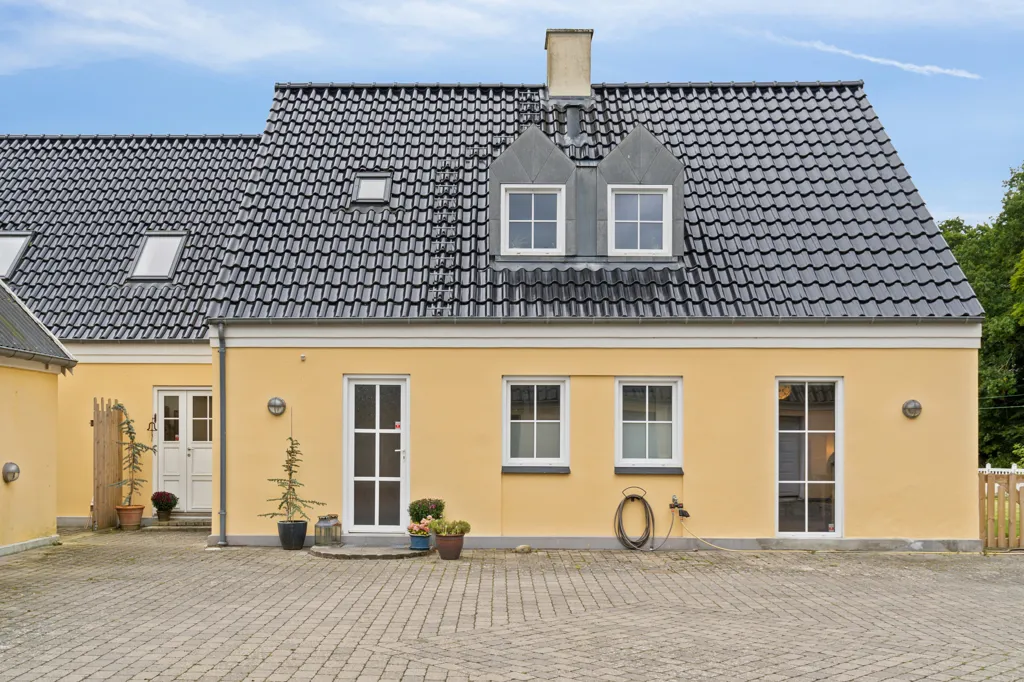Välivaade - Villa with Equestrian Facilities in Hillerød