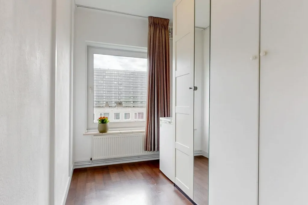 Toad - Rietveld-Designed Flat with Balcony in Utrecht