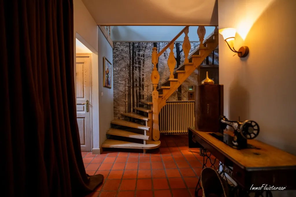 Pièces - Villa avec Piste Éclairée et Stalles à Geel