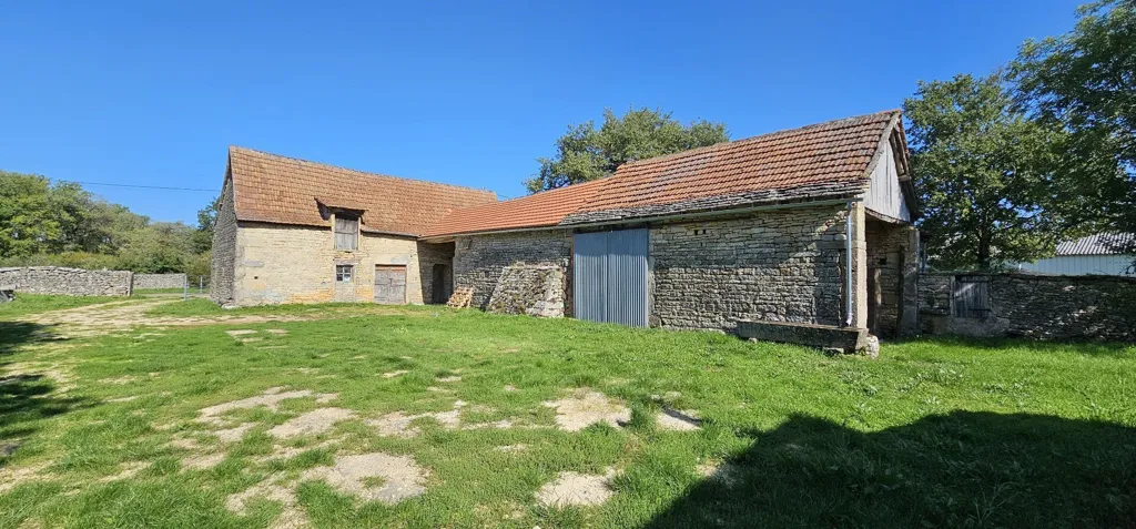 Extérieur - Ensemble en Pierre dans un Hameau Calme