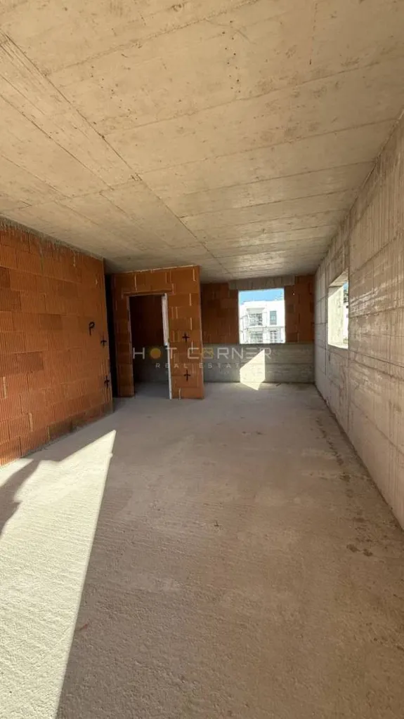 Garage - Two-Bedroom Apartment with Terrace in Valmade, Pula