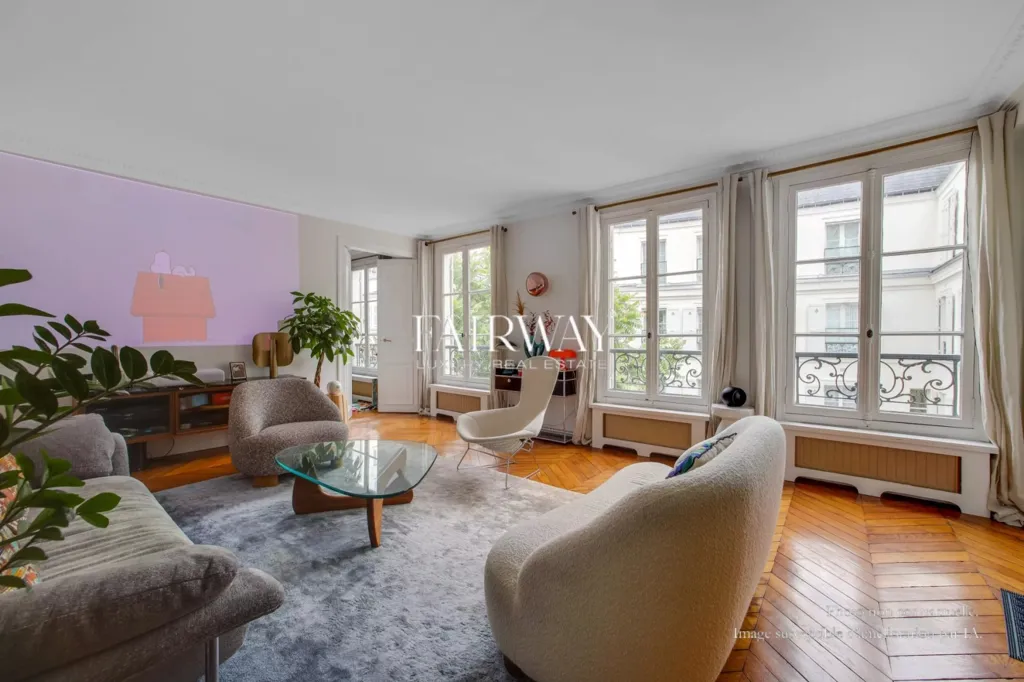 Elutuba - Haussmannian Flat with Courtyard View in Paris 8e