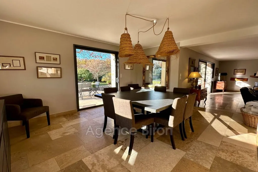 Salle à manger - Villa Luxueuse avec Piscine à Puyricard
