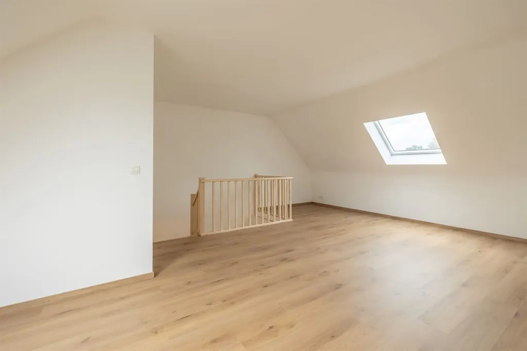 Rooms - New Build with Garden in Central Location