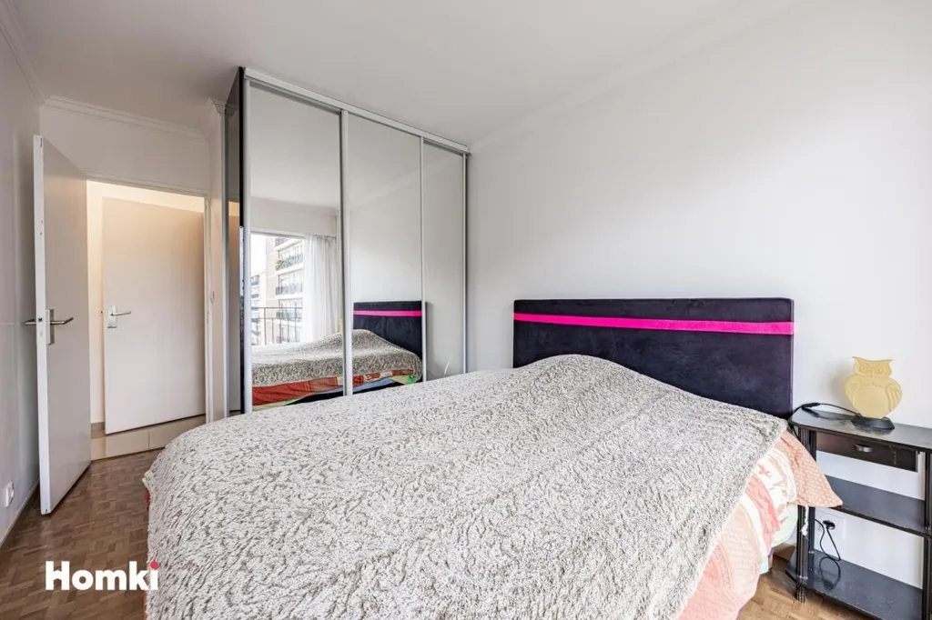 Chambres - Appartement T2 avec Balcon à Paris 75011