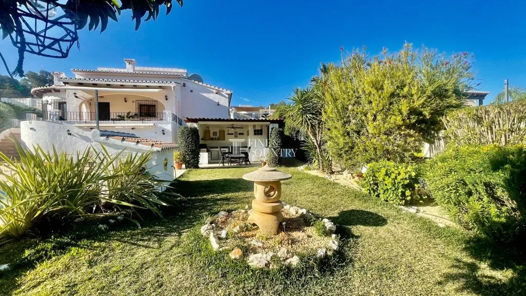 Aed - Modern Villa with Panoramic Views in Pedreguer