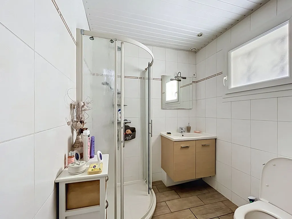 Salles de bain - Maison avec Jardin et Garage à Chantenay, Nantes
