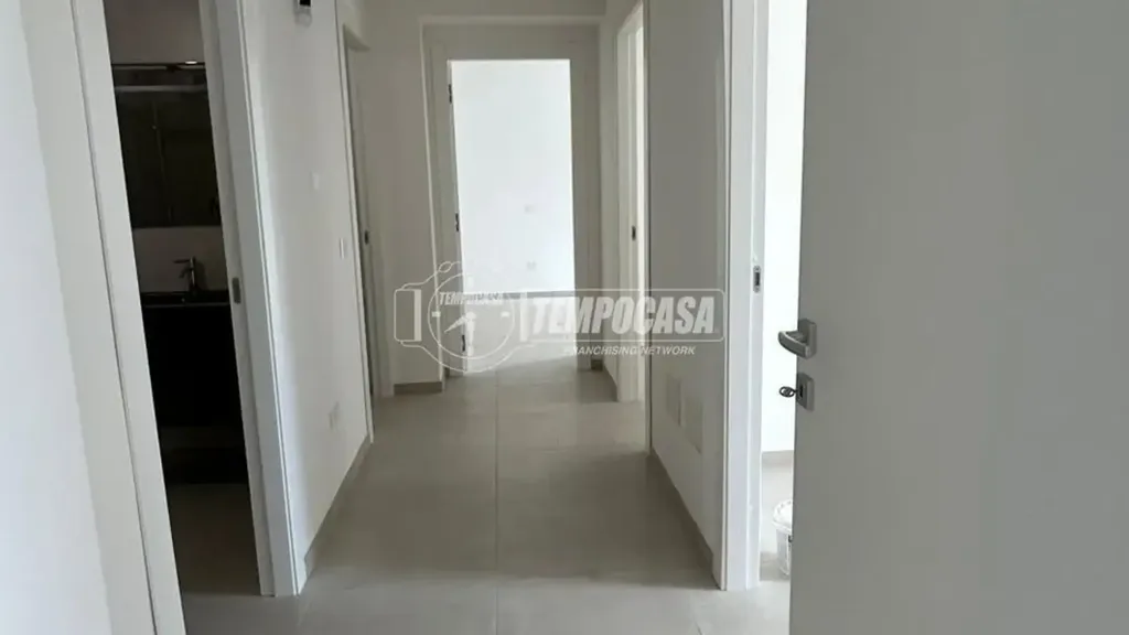 Esik - Rustic Triplex with Balcony in Oristano