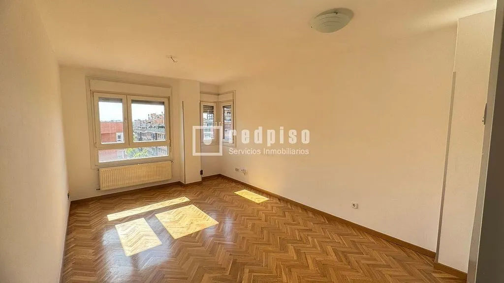 Pièces - Apartment with Pool in Las Rosas, Madrid