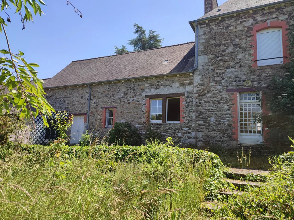 Välivaade - Stone House with Attic in Evran