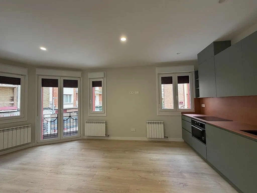 Cucina - Modernised Apartment with Balcony in Logroño