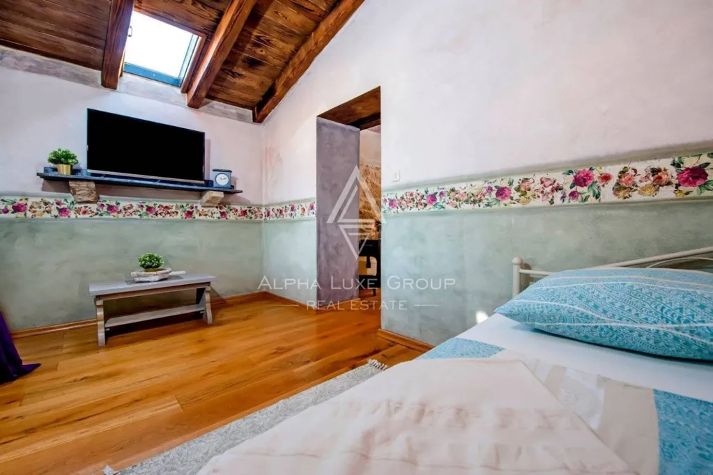 Magamistoad - Rustic Villa with Private Pool in Pićan