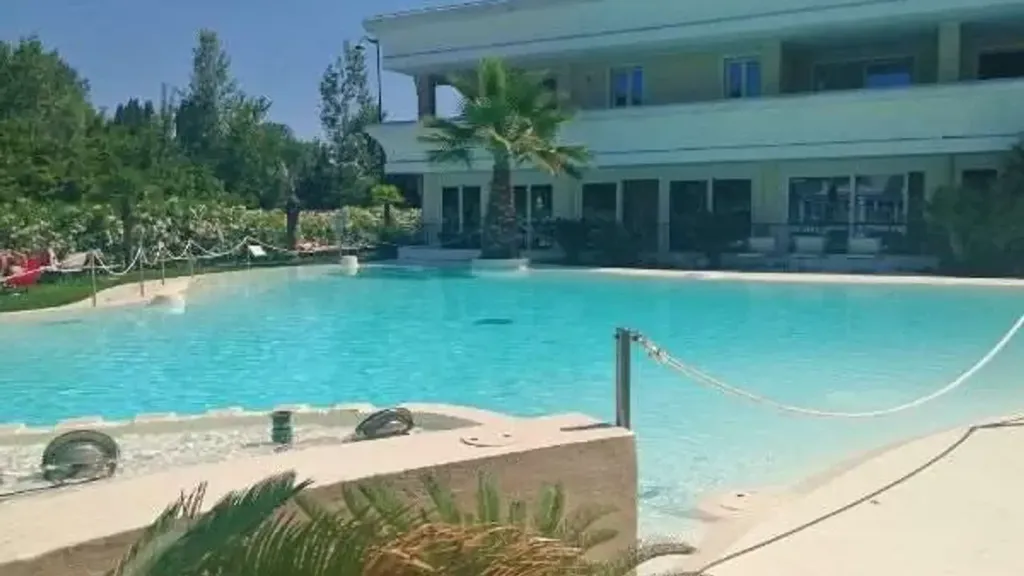 Bassein - Trilocale with Pool in Sirmione