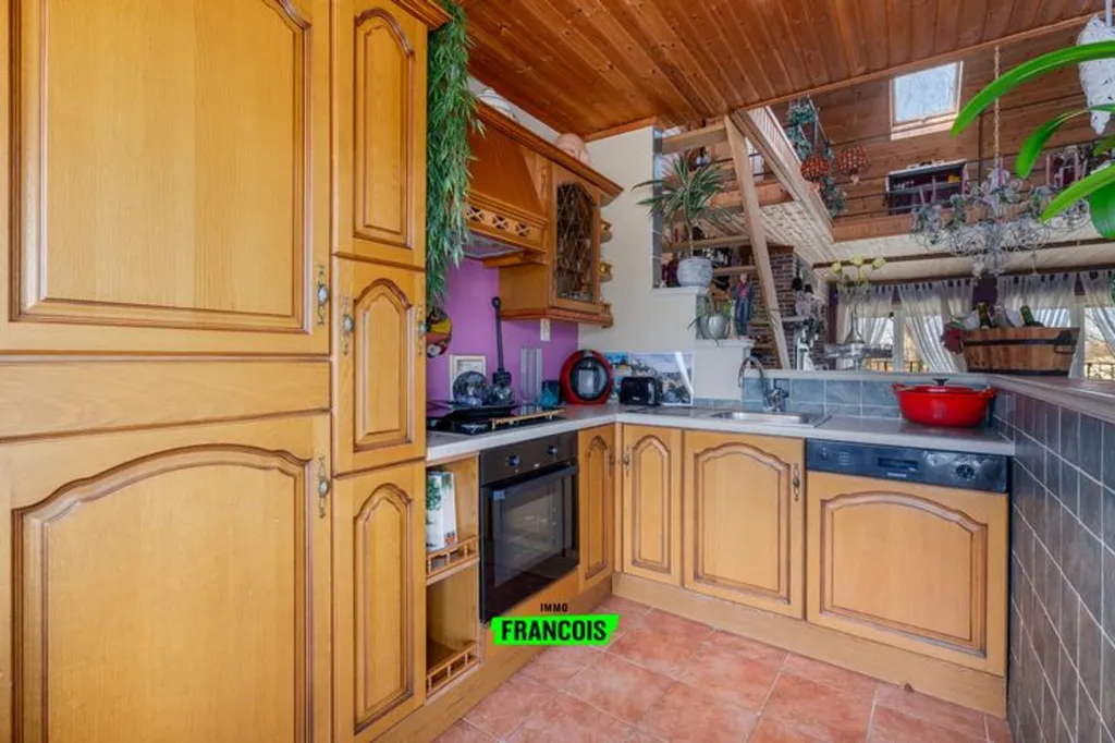 Köök - Commercial Property with Spacious Residence in Central Location