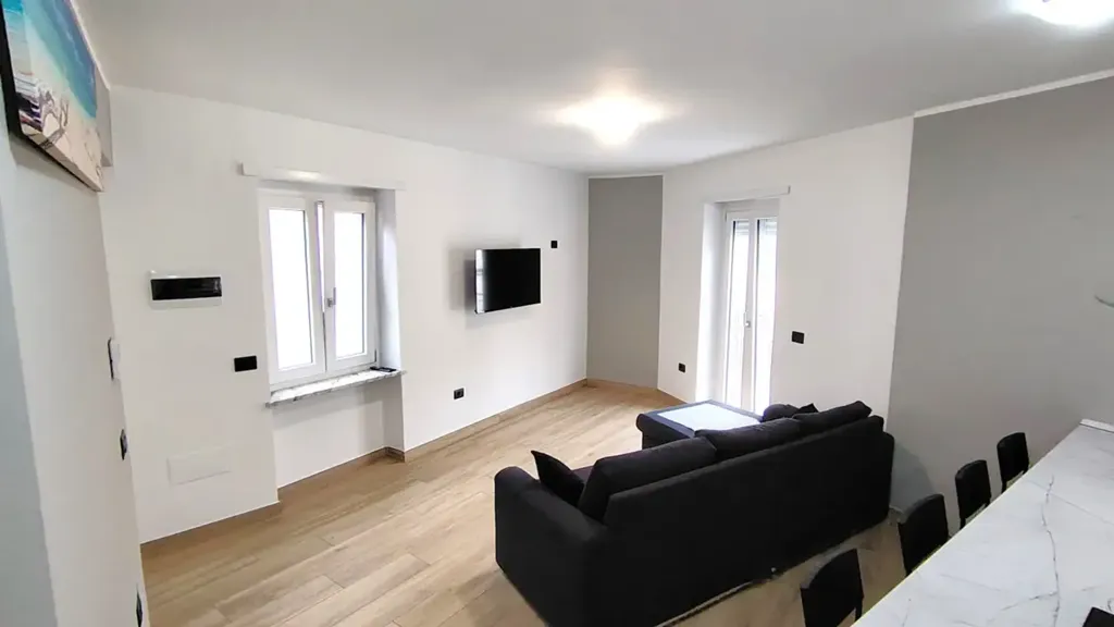 Séjour - Rented Flat with Balcony in Settimo Torinese