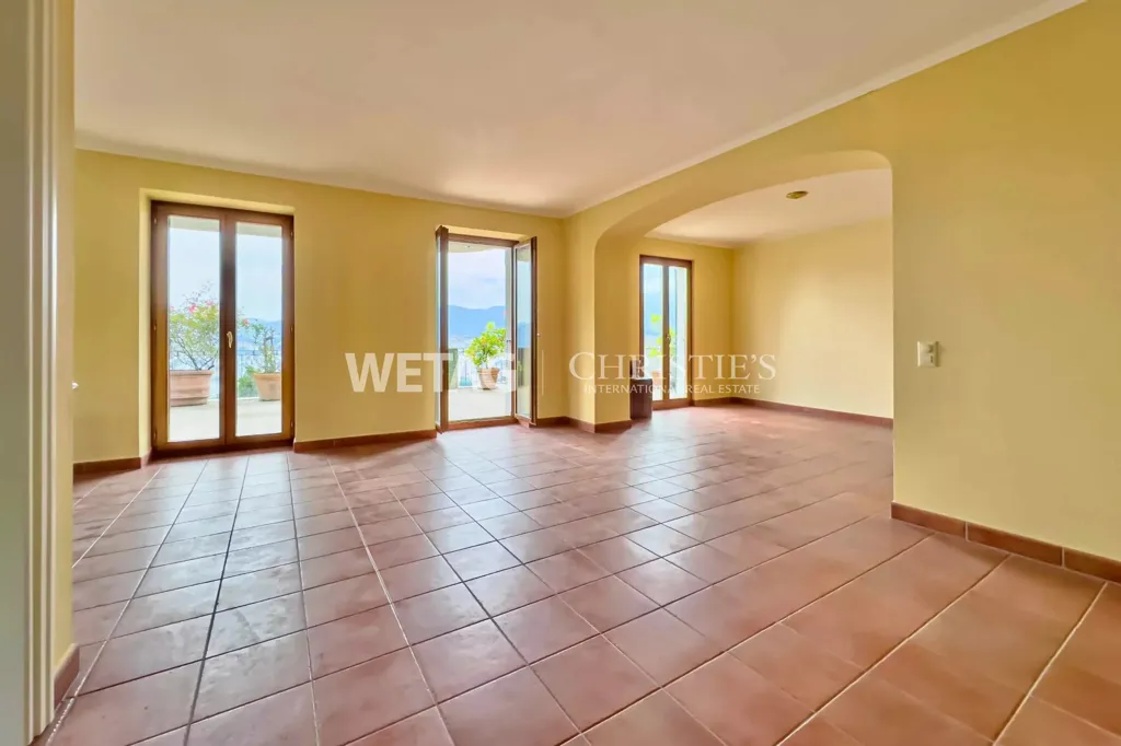 Elutuba - Lake View Apartment with Pool in Ruvigliana