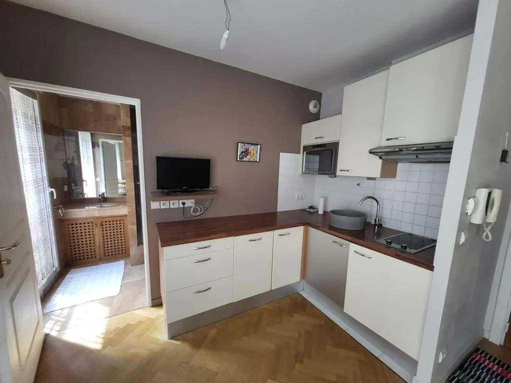Köök - Studio with Kitchenette in Paris 9