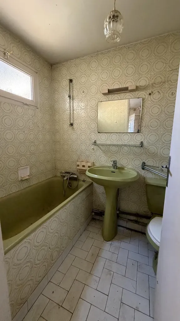 Bagni - Quiet 4-Piece House with Courtyard in Bonnétable