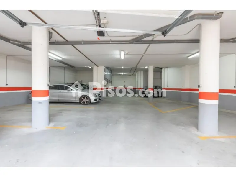 Garage - New Flat with Balcony in Güevéjar